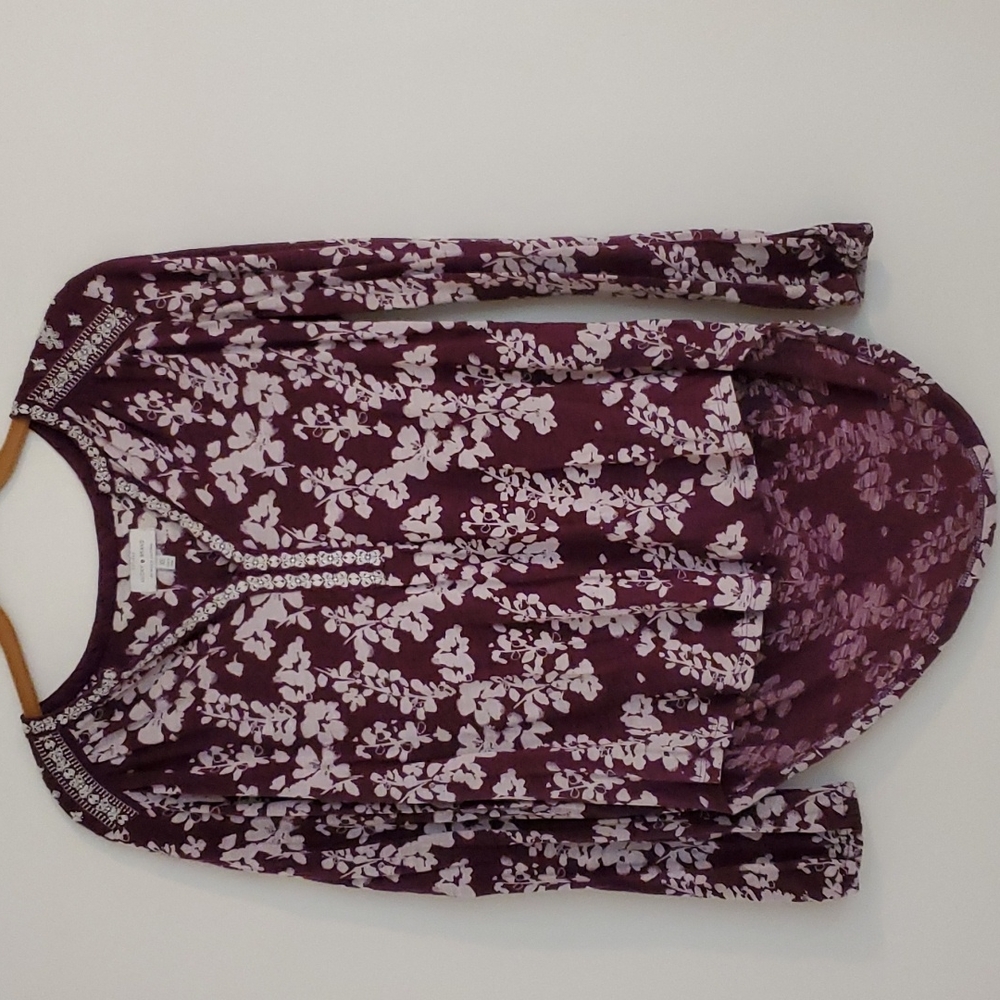 LuckyBrand blouse.   Size xs, purple and cream print